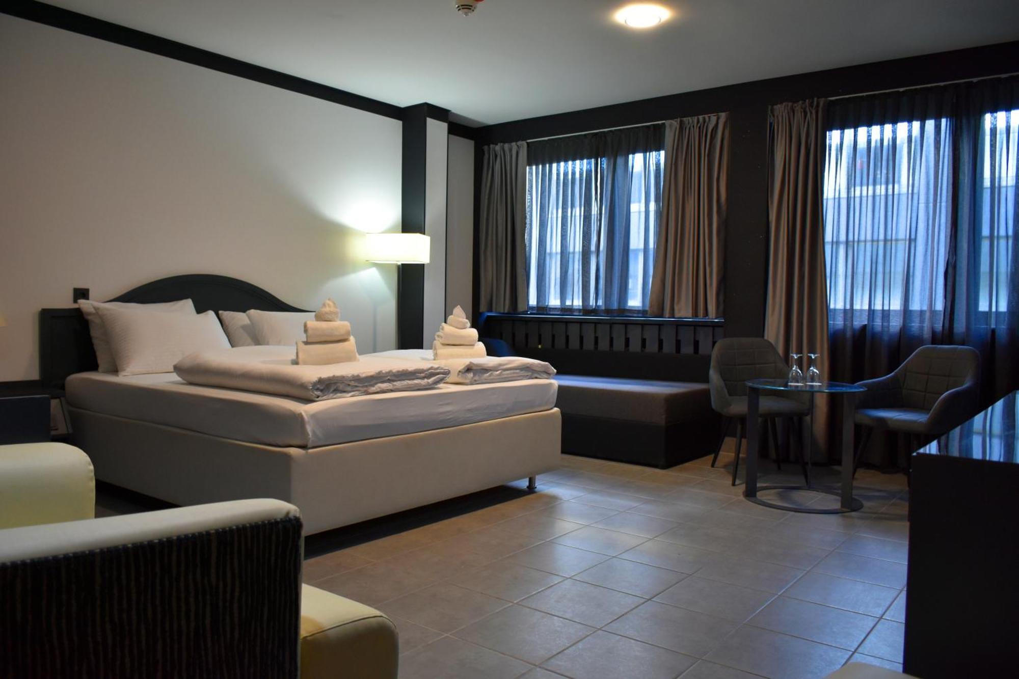 Tibet Hotel Am Airport Duesseldorf-Ratingen Exteriér fotografie